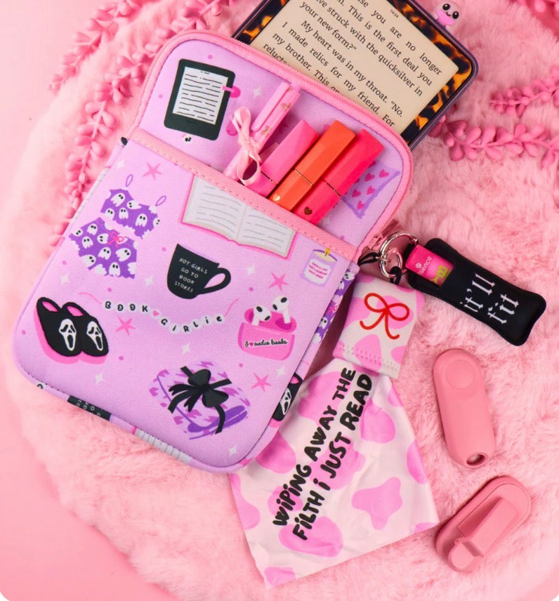 Cosy Alt Vibes E-Reader Sleeve