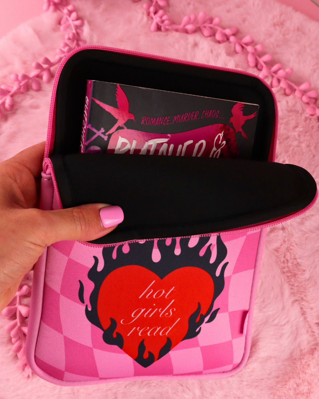 Hot Girls Read E-reader / Book Sleeve